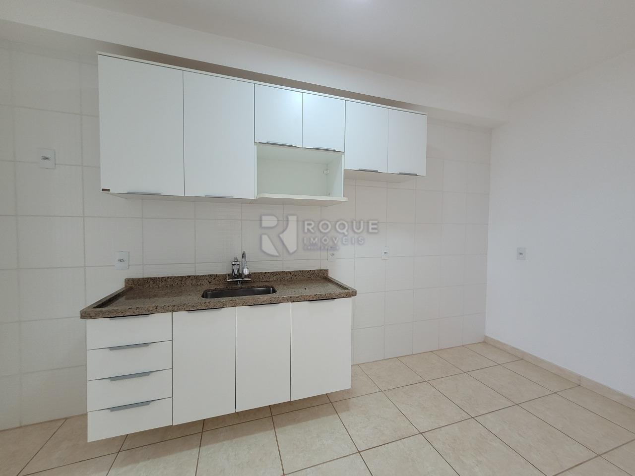 Apartamento à venda no bairro Chácaras Antonieta: COZINHA