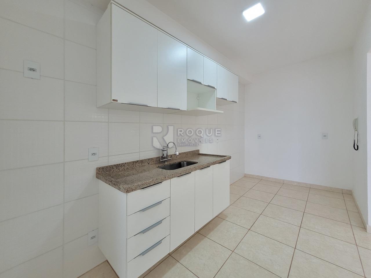 Apartamento à venda no bairro Chácaras Antonieta: COZINHA