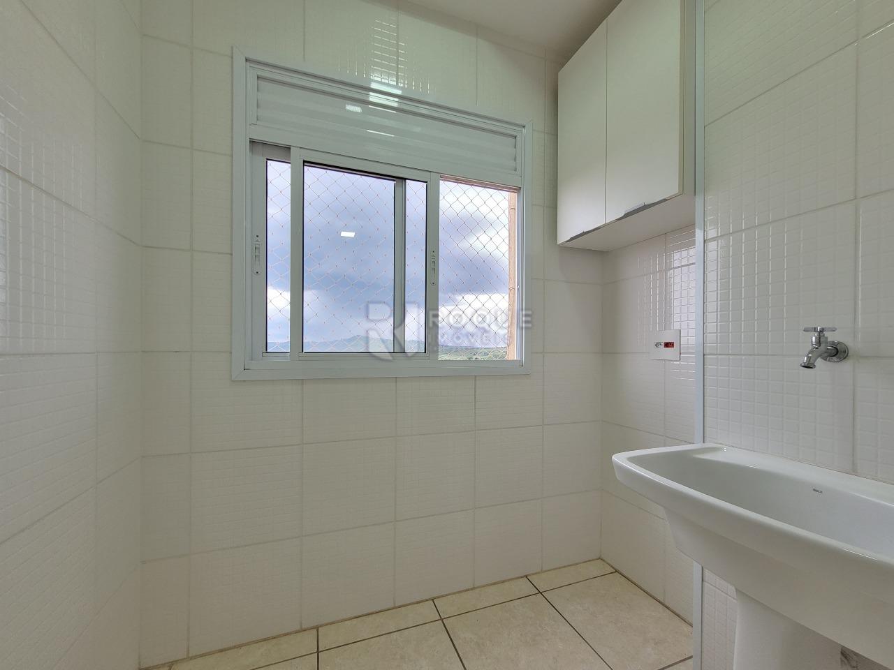 Apartamento à venda no bairro Chácaras Antonieta: LAVANDERIA