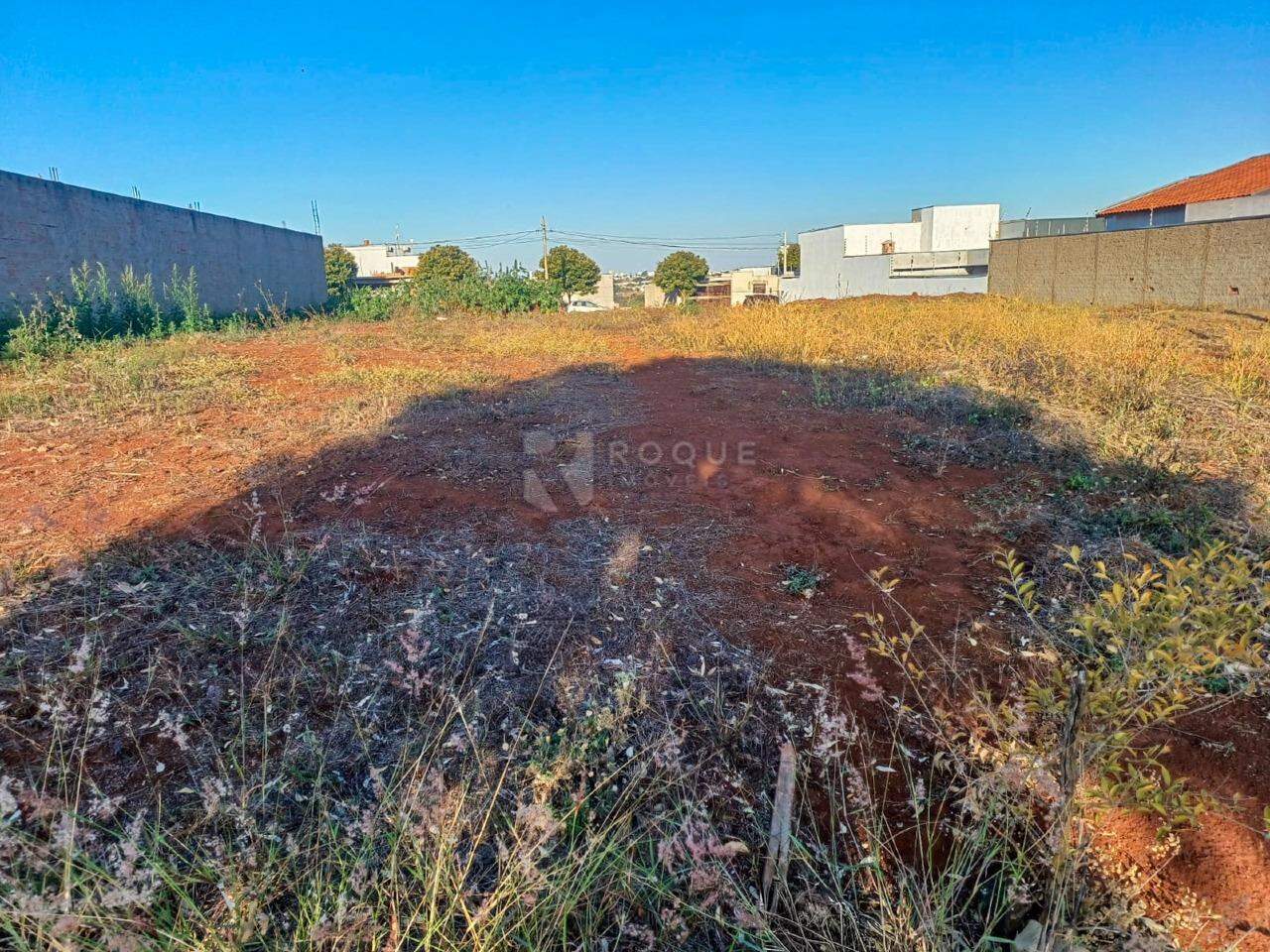 Terreno à venda no bairro Residencial Colinas do Engenho I: 
