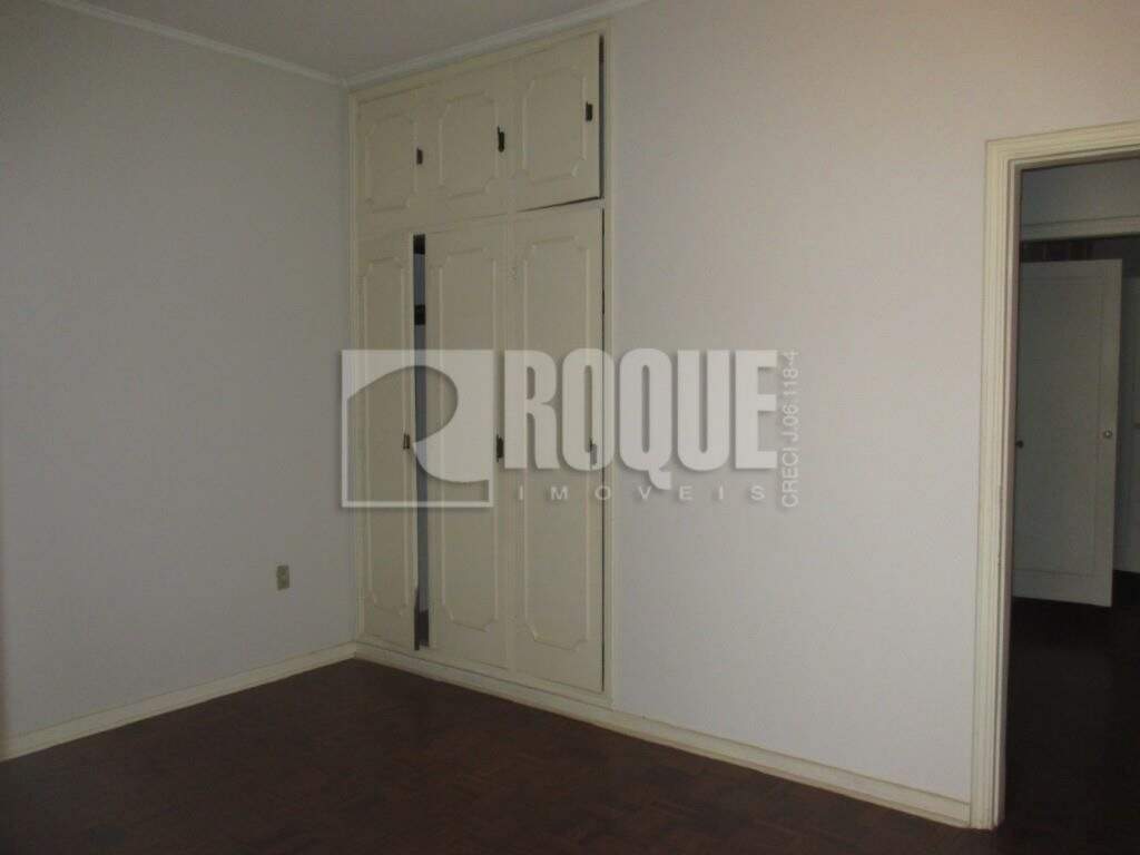 Casa Comercial à venda no bairro Jardim Mercedes: Dormitório empregada