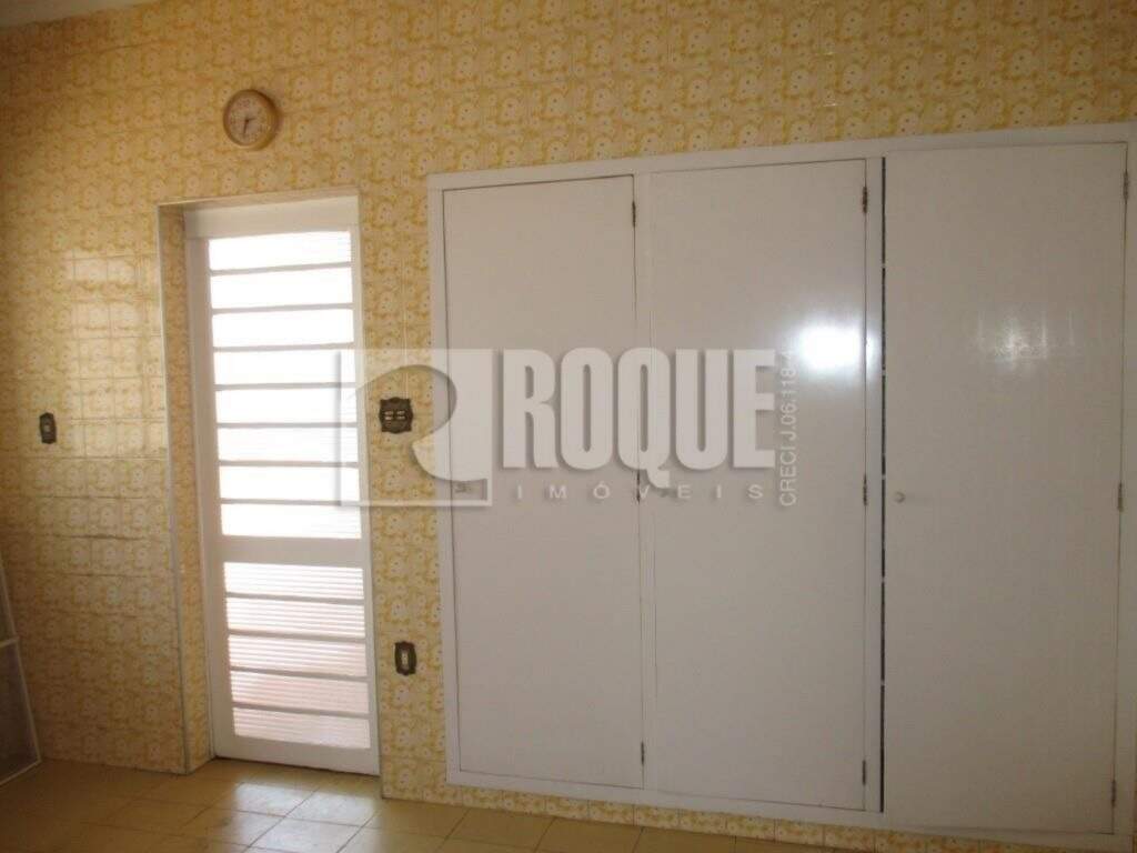 Casa Comercial à venda no bairro Jardim Mercedes: Cozinha outra vista
