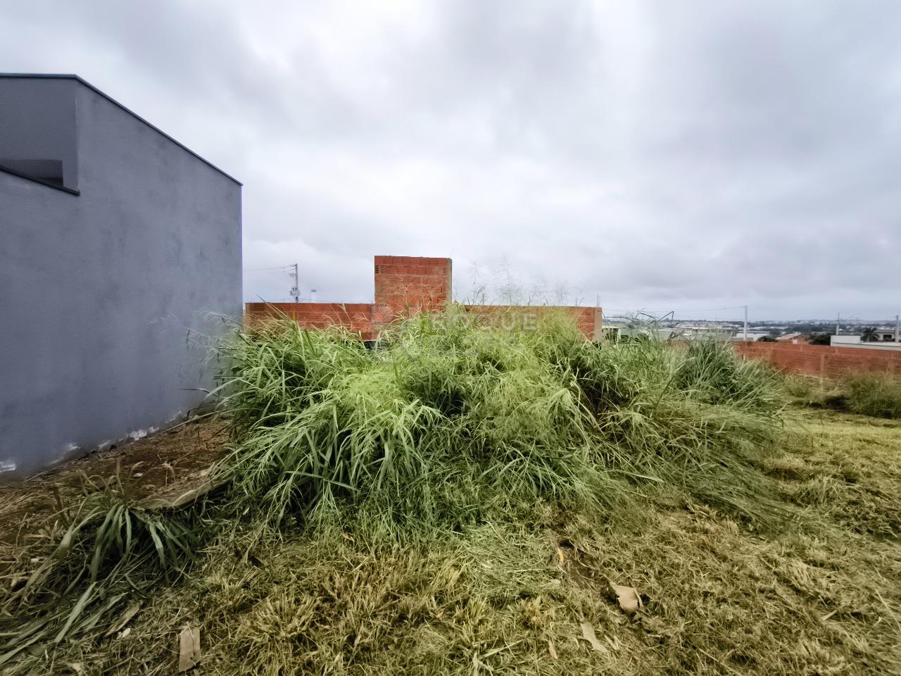 Terreno à venda no bairro Residencial Colinas do Engenho II: 