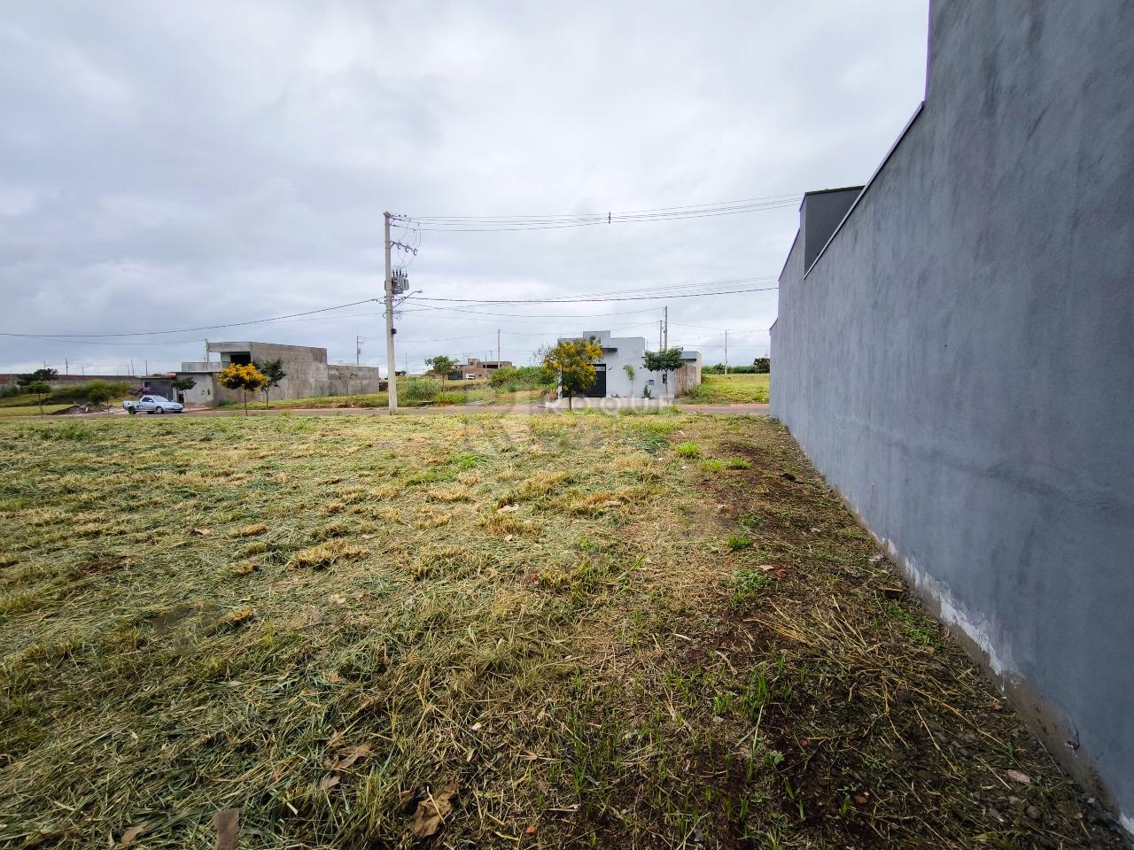 Terreno à venda no bairro Residencial Colinas do Engenho II: 