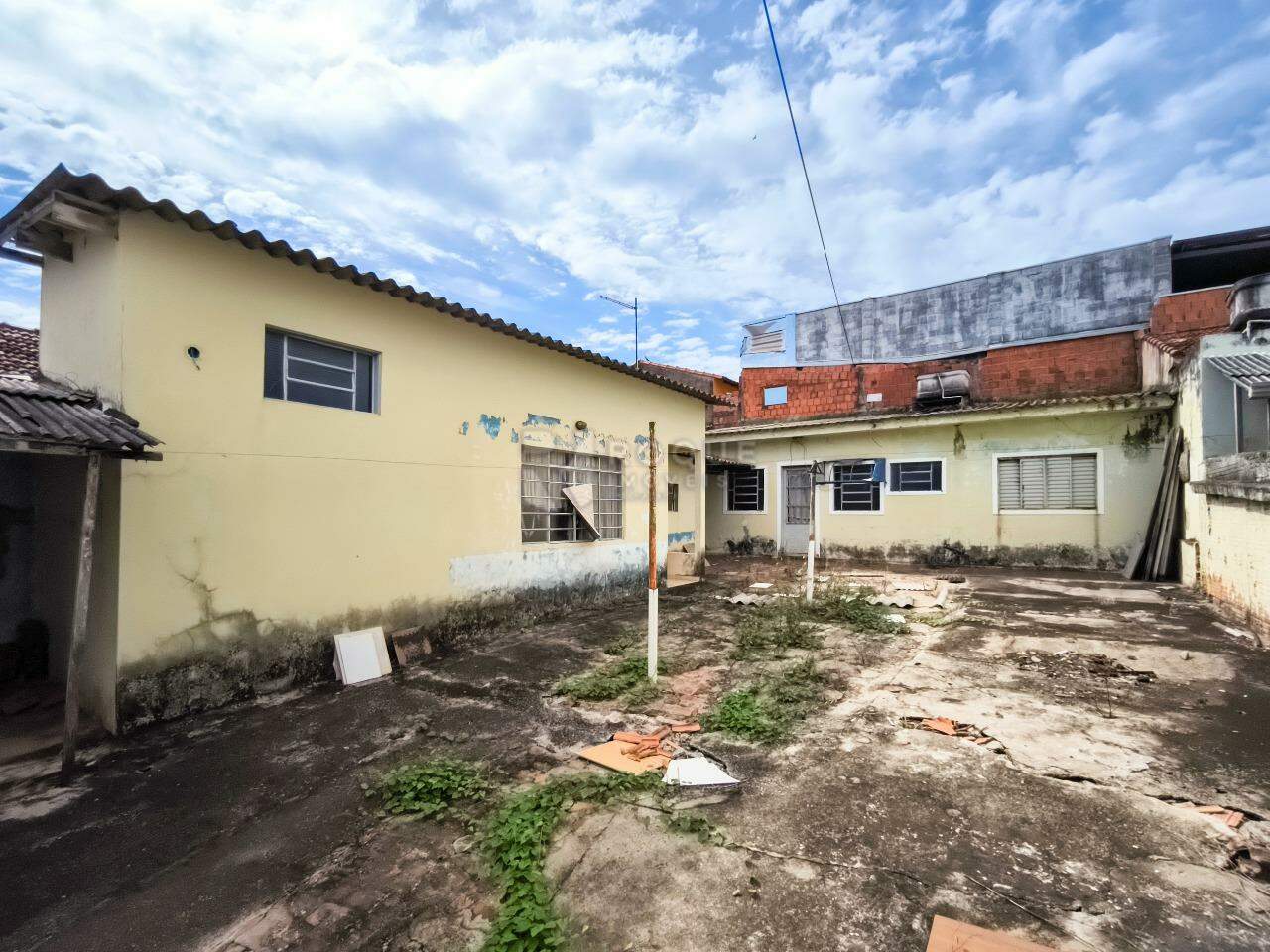 Terreno à venda no bairro Jardim Barão de Limeira: QUINTAL