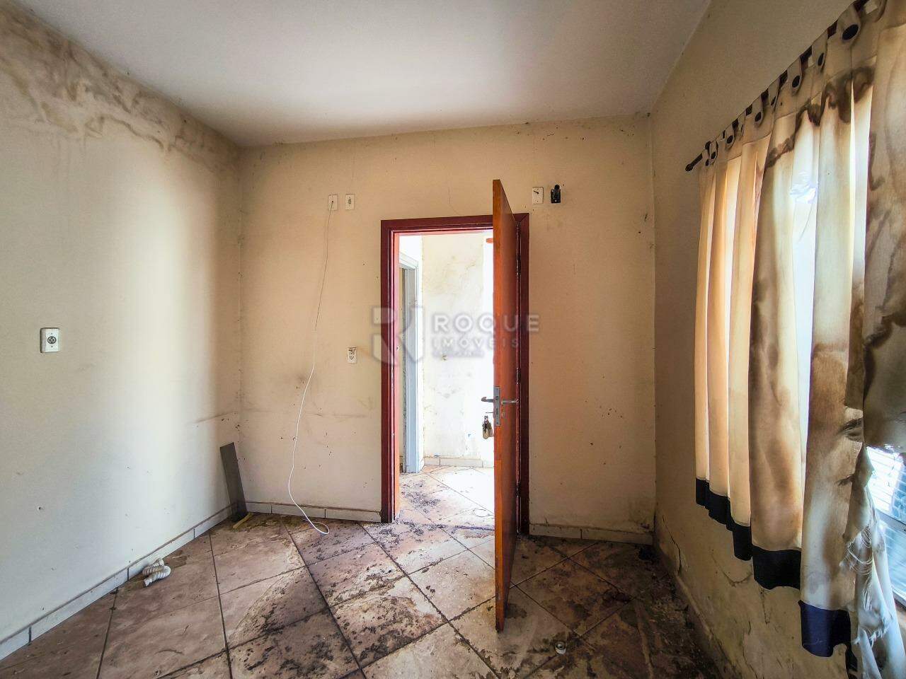 Terreno à venda no bairro Jardim Barão de Limeira: SUÍTE EXTERNA