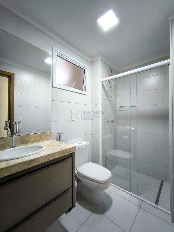 Apartamento à venda no bairro Centro: BANHEIRO SOCIAL