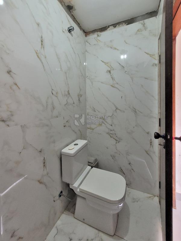 Casa Residencial à venda no bairro Vila Piza: BANHEIRO EXTERNO 