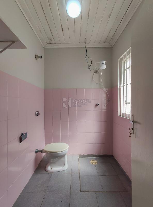 Casa Comercial à venda no bairro Centro: WC fundo 