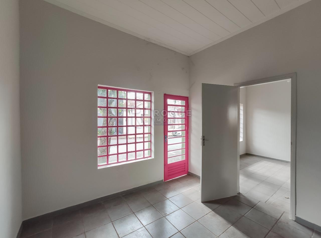 Casa Comercial à venda no bairro Centro: Sala 2