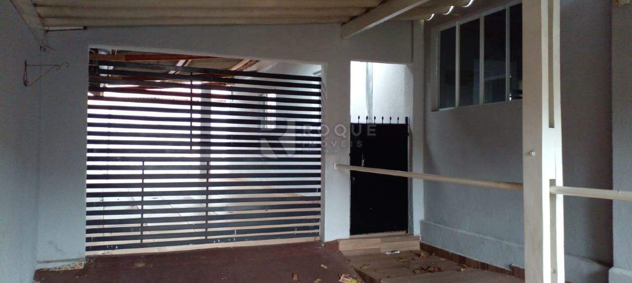 Casa Residencial para aluguel no bairro Vila Cristovam: GARAGEM