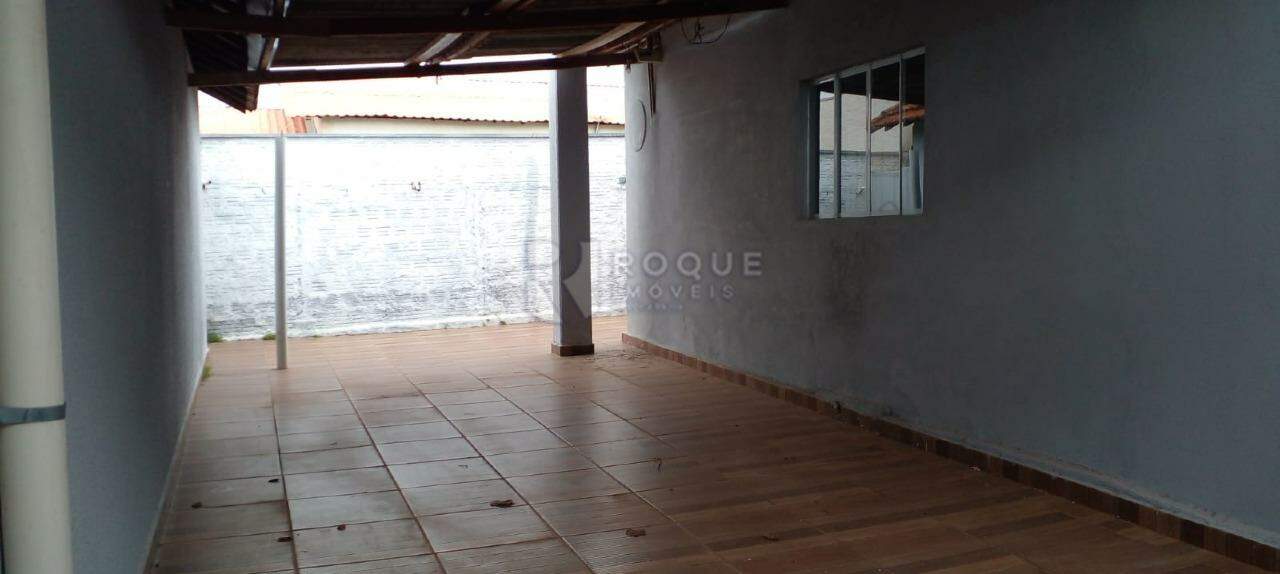 Casa Residencial para aluguel no bairro Vila Cristovam: GARAGEM