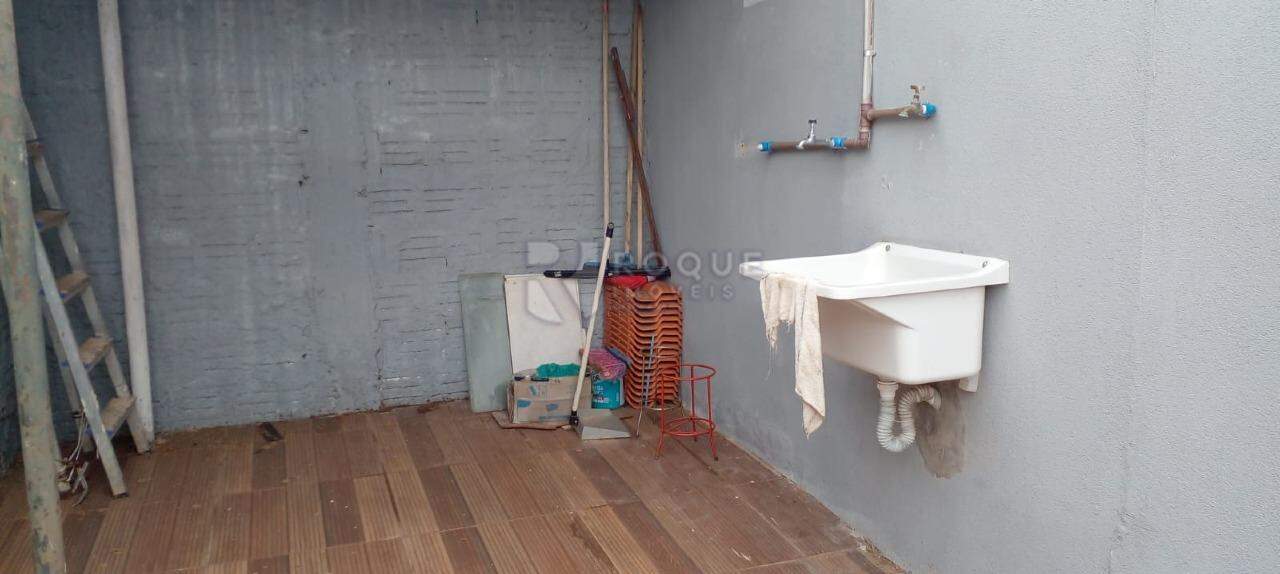 Casa Residencial para aluguel no bairro Vila Cristovam: LAVANDERIA EXTERNA
