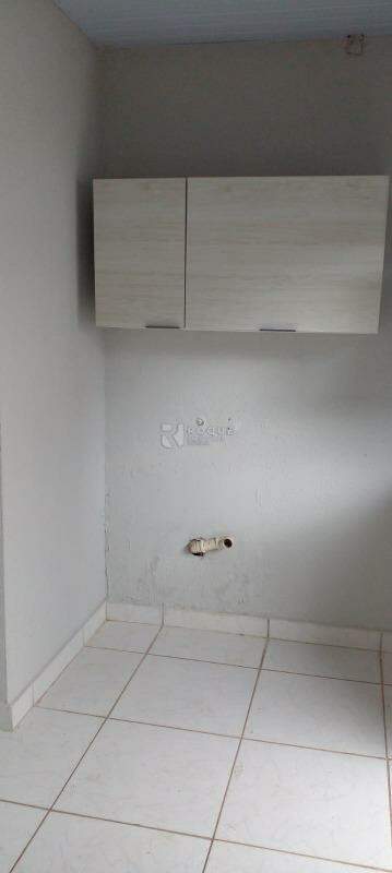 Casa Residencial para aluguel no bairro Vila Cristovam: LAVANDERIA /INTERNA