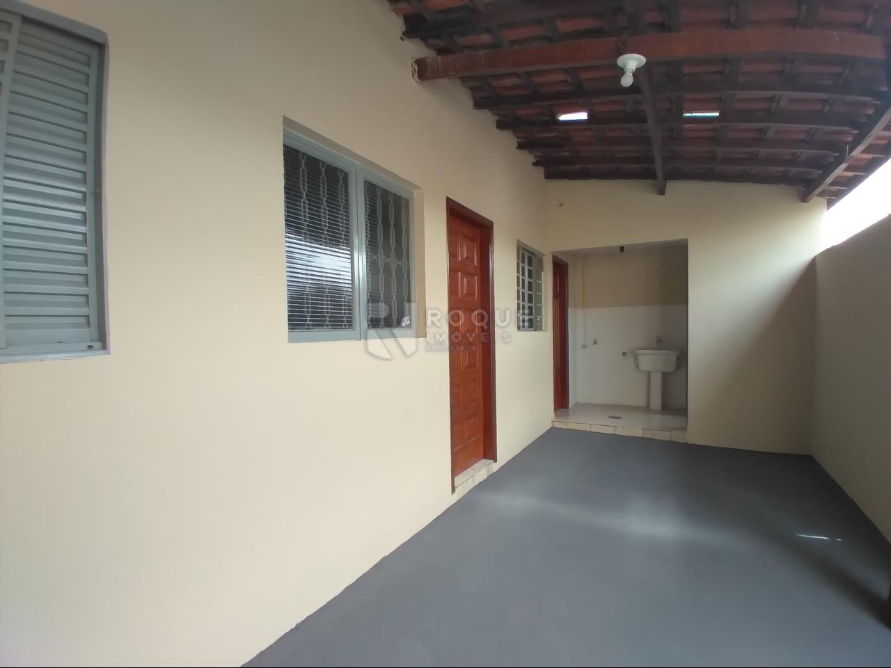 Casa Residencial para aluguel no bairro Conjunto Habitacional Victor DAndrea: Quintal