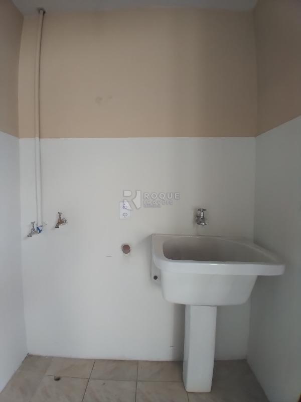 Casa Residencial para aluguel no bairro Conjunto Habitacional Victor DAndrea: Área de serviço