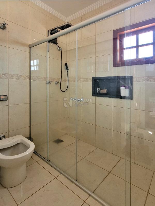 Casa Residencial à venda no bairro Jardim das Laranjeiras: BANHEIRO SUÍTE 2