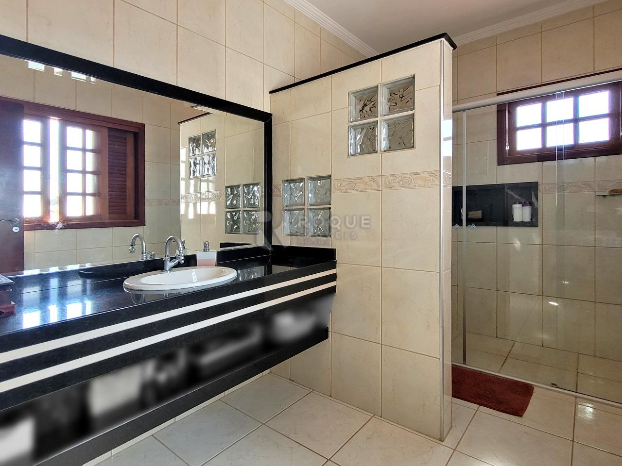 Casa Residencial à venda no bairro Jardim das Laranjeiras: BANHEIRO SUÍTE 2