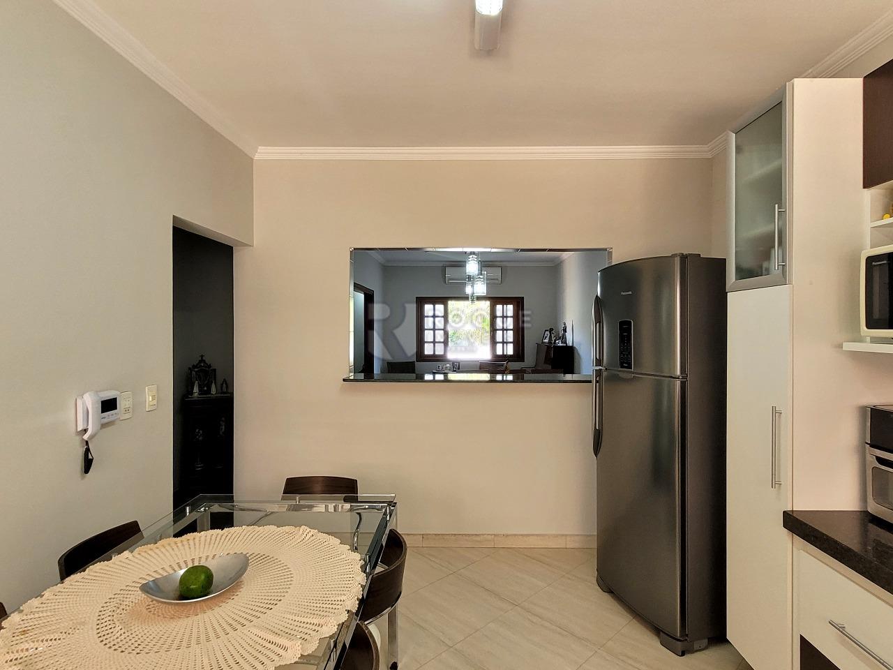 Casa Residencial à venda no bairro Jardim das Laranjeiras: COZINHA