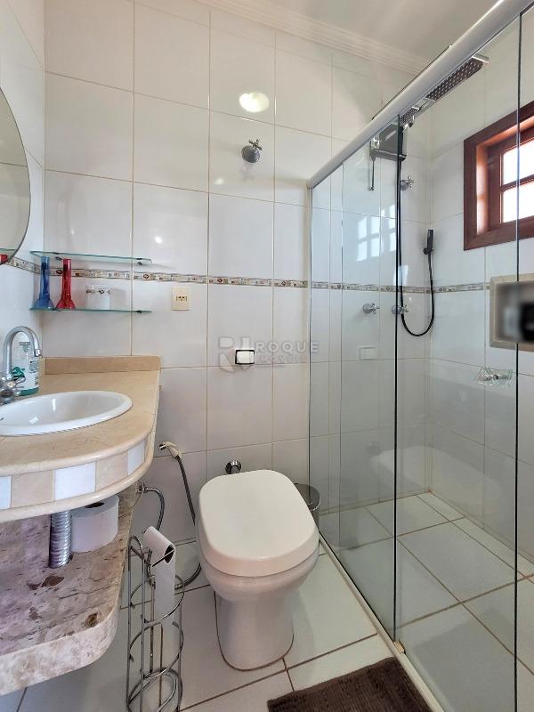 Casa Residencial à venda no bairro Jardim das Laranjeiras: BANHEIRO SUÍTE 1