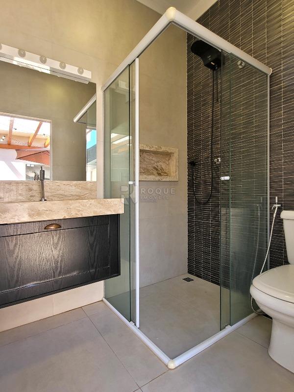 Casa em condomínio à venda no bairro Residenciais Fazenda Itapema: BANHEIRO EXTERNO