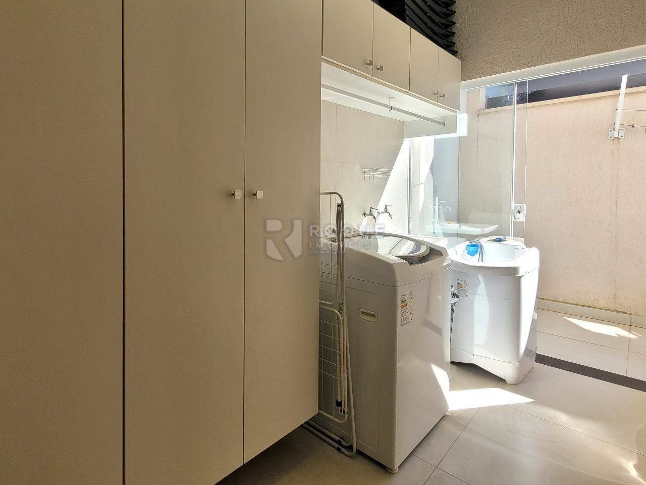 Casa em condomínio à venda no bairro Residenciais Fazenda Itapema: LAVANDERIA 