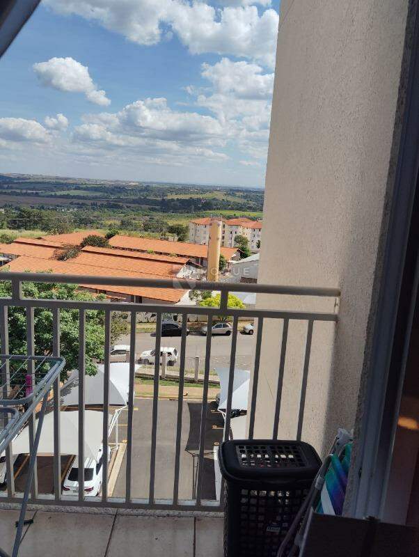 Apartamento à venda no bairro Condomínio Varandas I: 