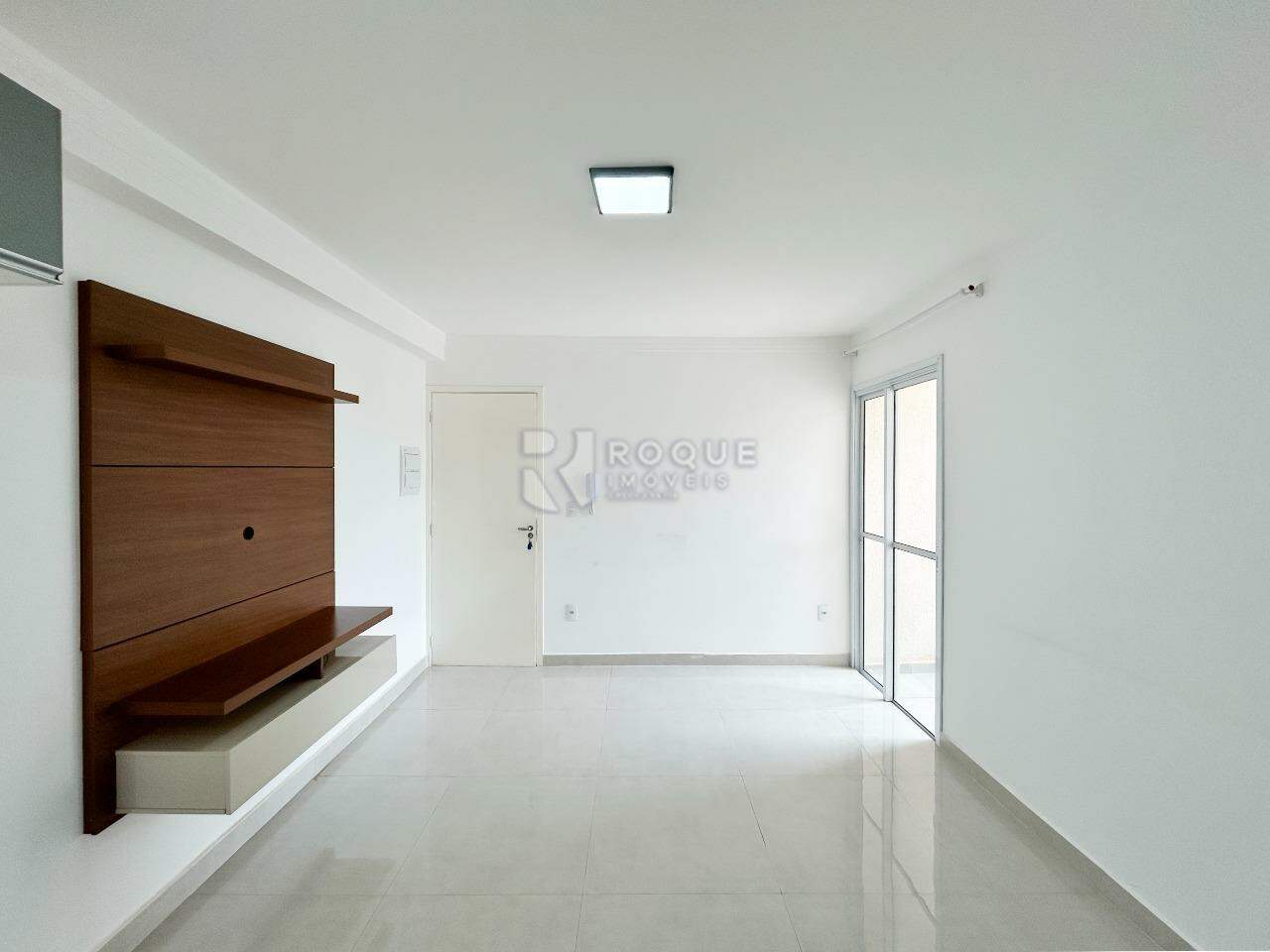 Apartamento à venda no bairro Jardim Trevo: Sala 