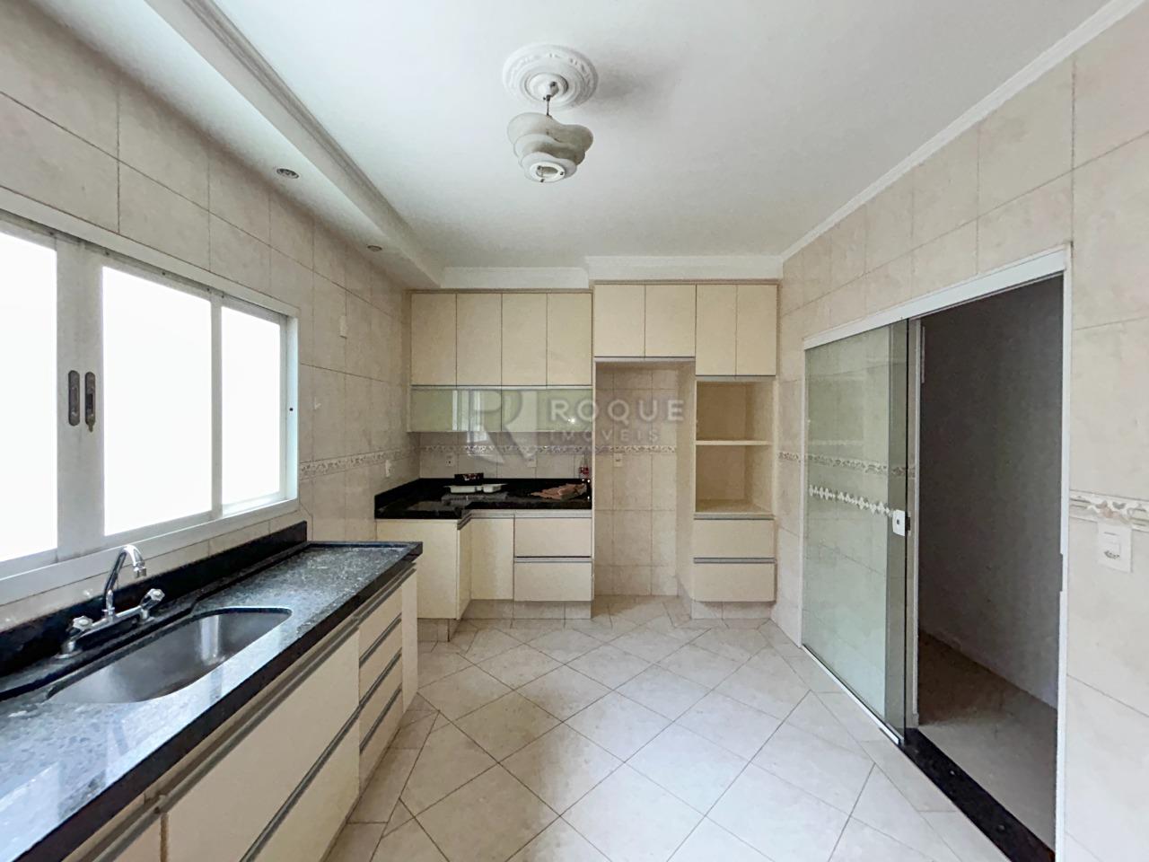 Casa Residencial para aluguel no bairro Jardim Nova Suiça: Cozinha