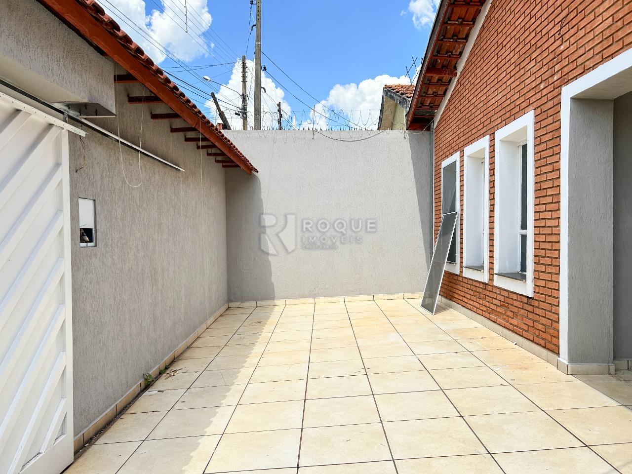 Casa Residencial para aluguel no bairro Jardim Nova Suiça: Frente 