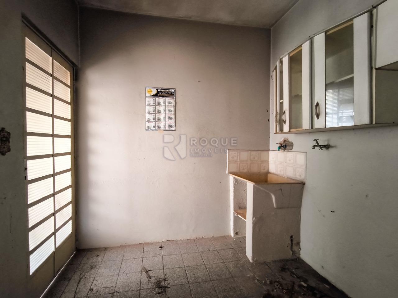 Casa Residencial à venda no bairro Vila Bragotto: ÁREA DE SERVIÇO