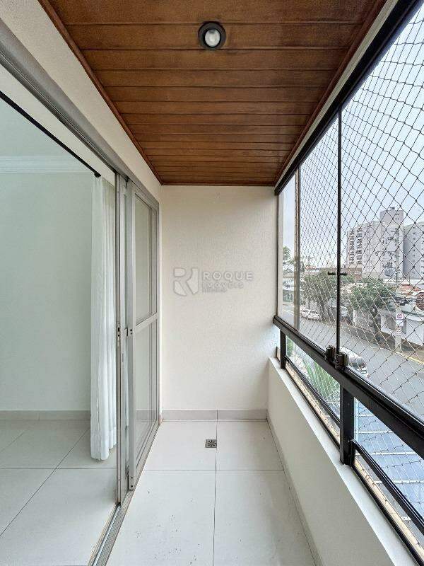 Apartamento à venda no bairro Centro: Sacada