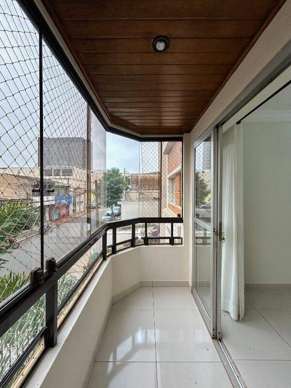 Apartamento à venda no bairro Centro: Sacada