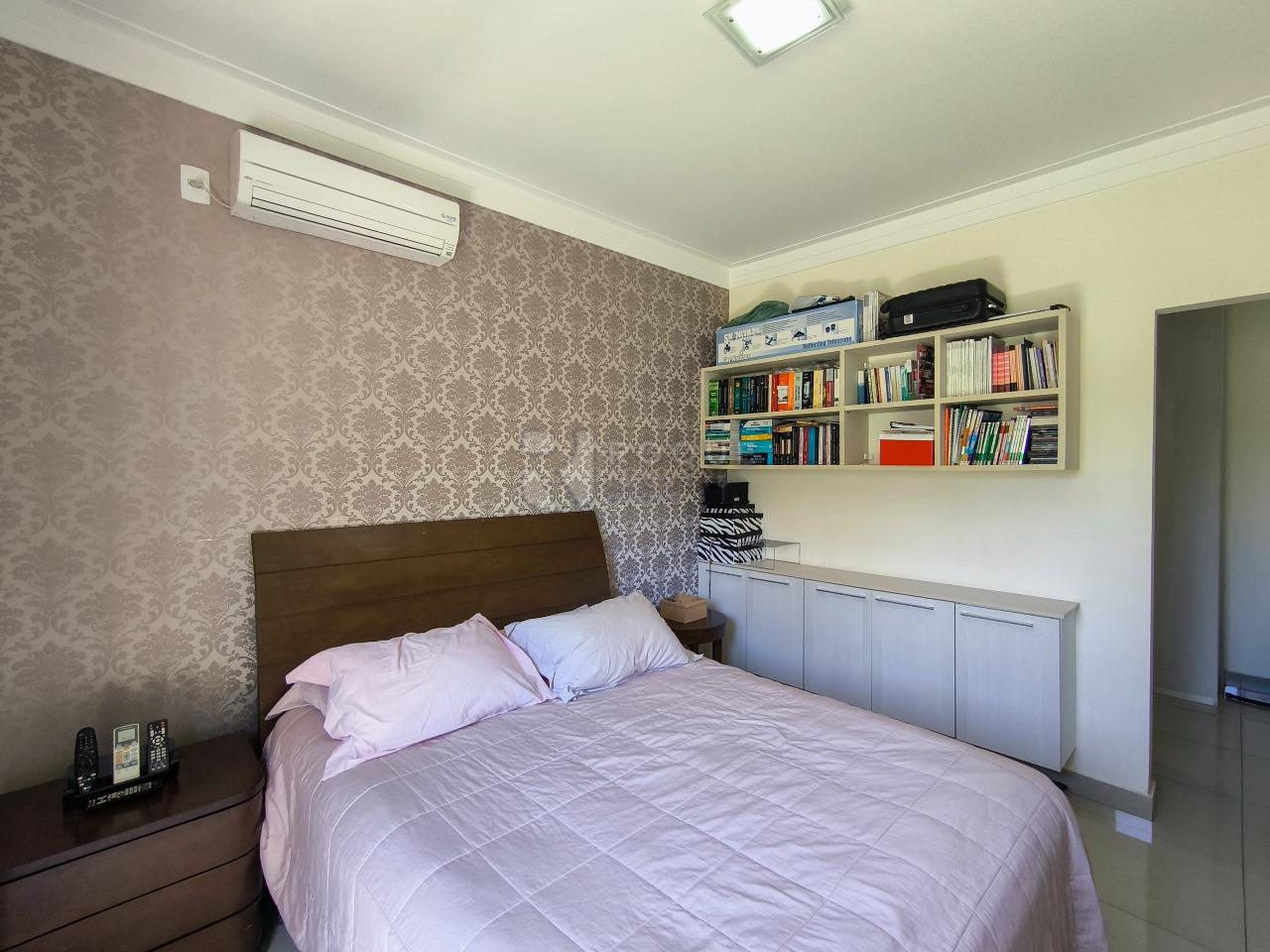 Casa em condomínio à venda no bairro Parque Residencial Roland III: SUÍTE