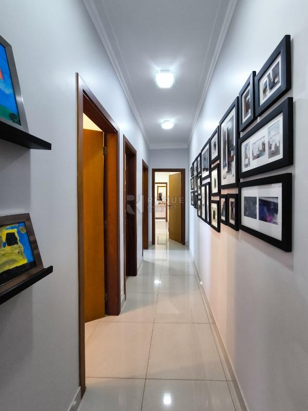 Casa em condomínio à venda no bairro Parque Residencial Roland III: CORREDOR INTERNO