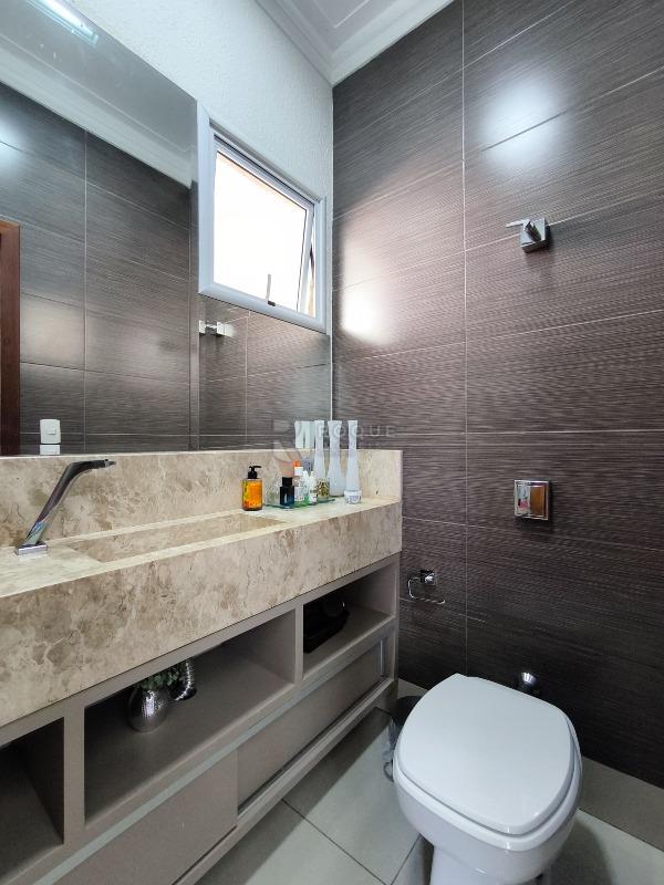 Casa em condomínio à venda no bairro Parque Residencial Roland III: LAVABO