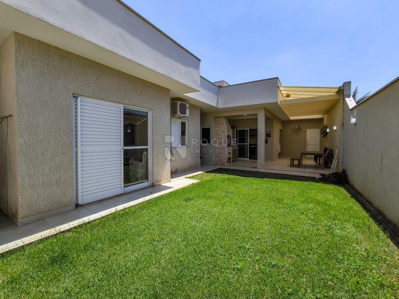 Casa em condomínio à venda no bairro Parque Residencial Roland III: QUINTAL