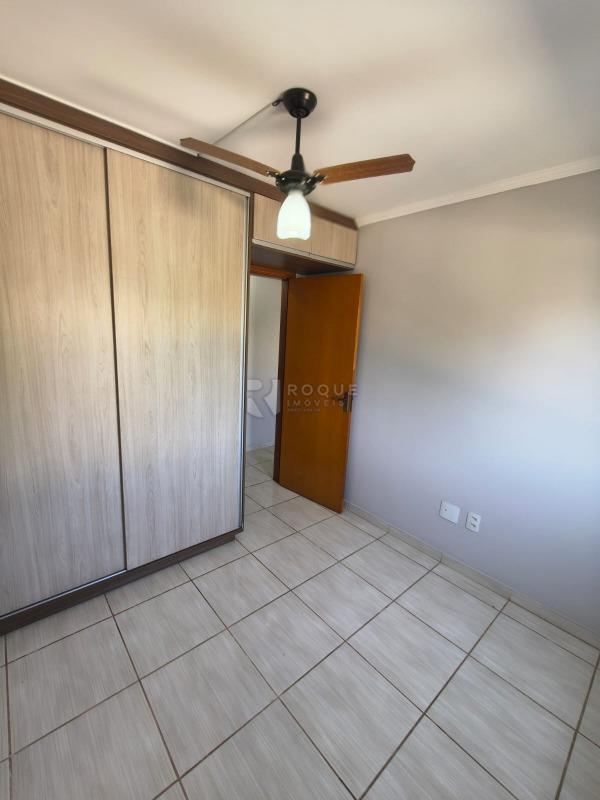 Apartamento à venda no bairro Chácaras Antonieta: 