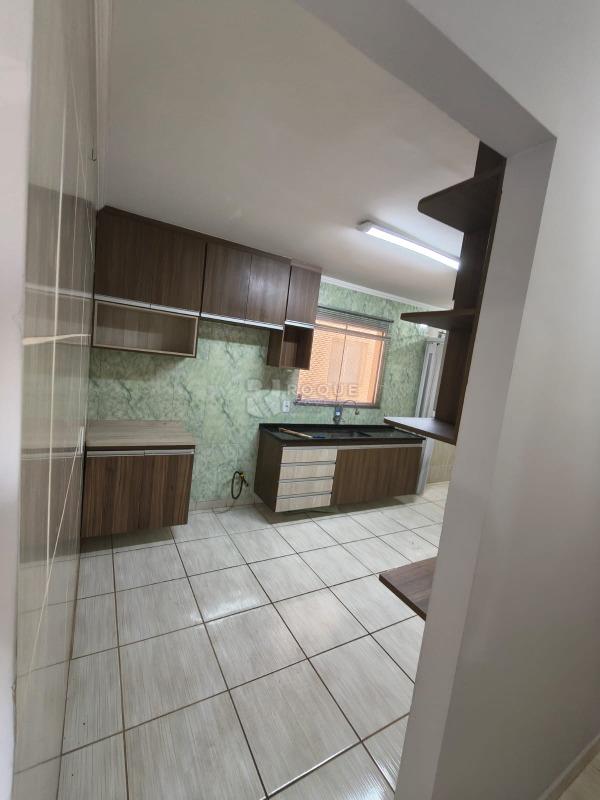 Apartamento à venda no bairro Chácaras Antonieta: 