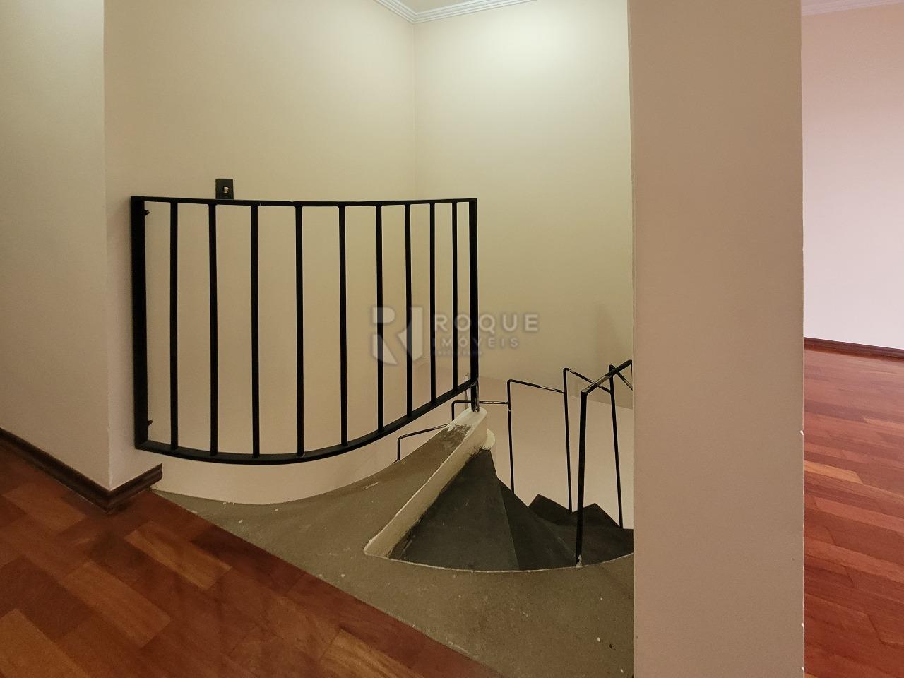 Casa Residencial para aluguel no bairro Jardim Gustavo Peccinini: ACESSO AO PISO SUPERIOR