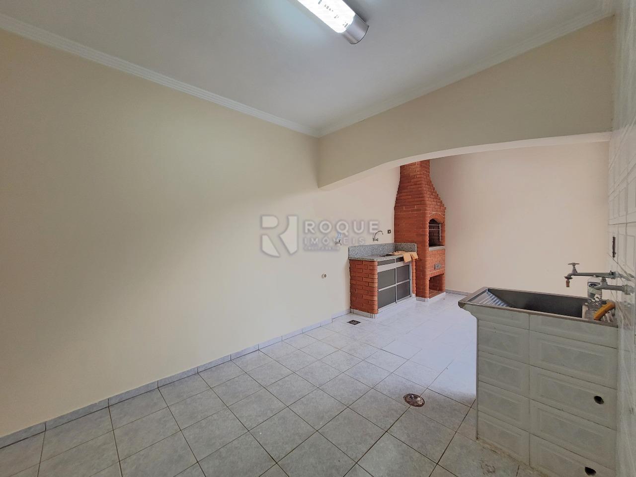 Casa Residencial para aluguel no bairro Jardim Gustavo Peccinini: LAVANDERIA