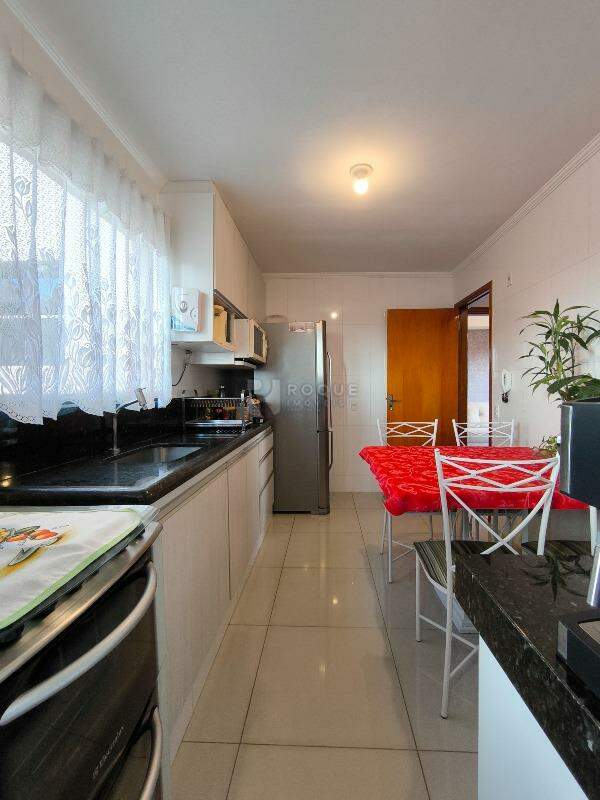 Apartamento à venda no bairro Jardim Ouro Verde: COZINHA