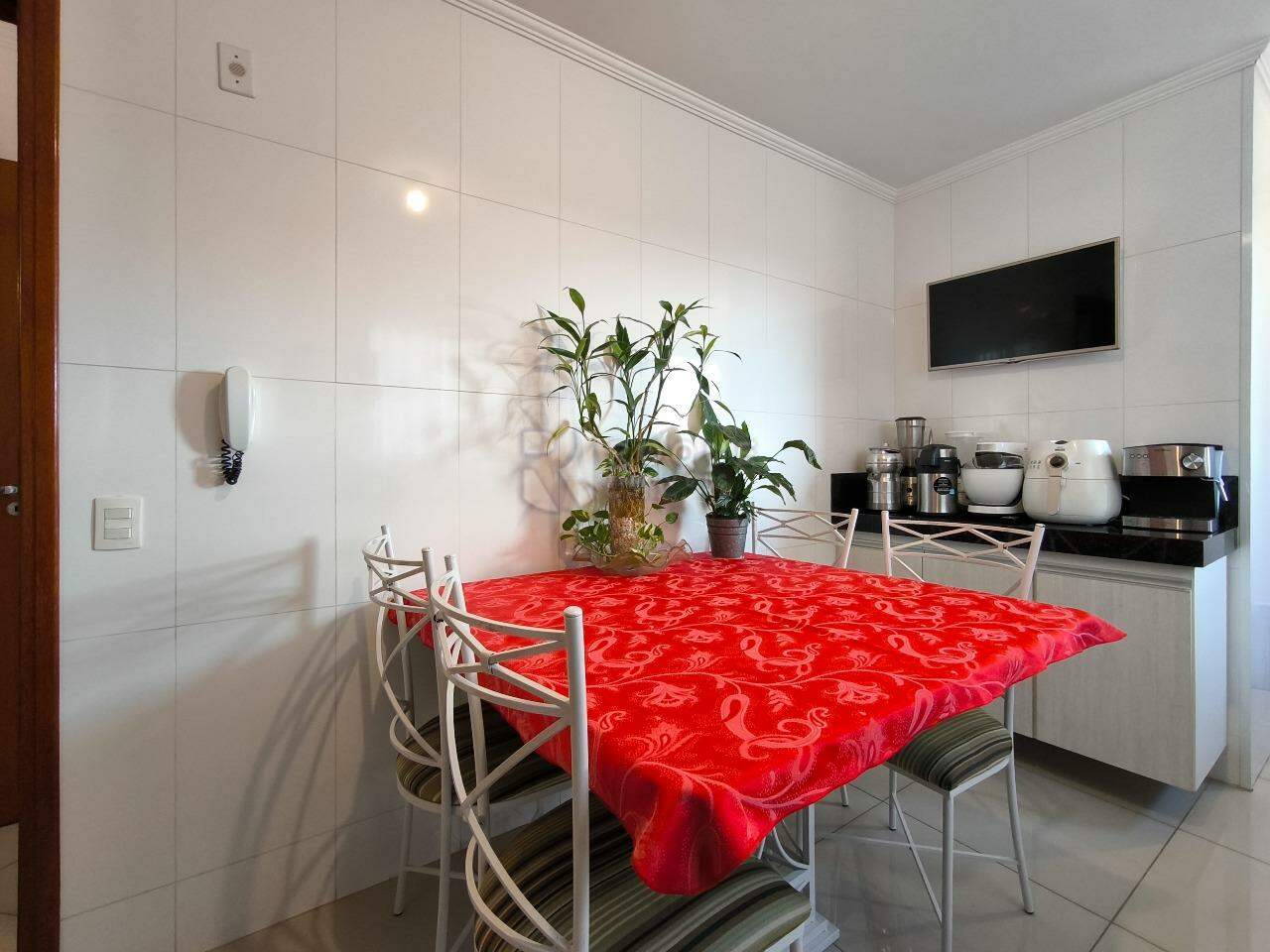 Apartamento à venda no bairro Jardim Ouro Verde: COZINHA