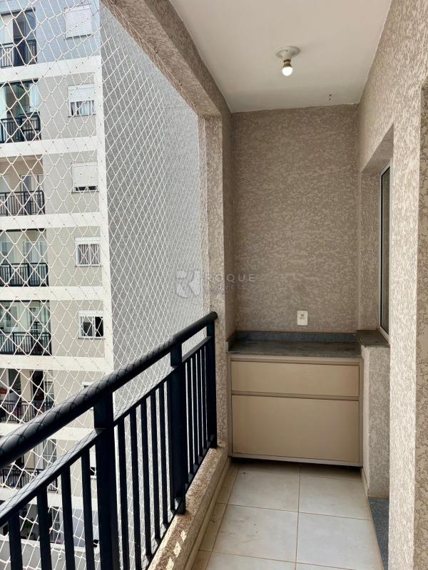 Apartamento à venda no bairro Chácaras Antonieta: VARANDA