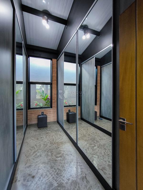 Casa em condomínio à venda no bairro Portal de São Clemente: CLOSET SUÍTE MASTER