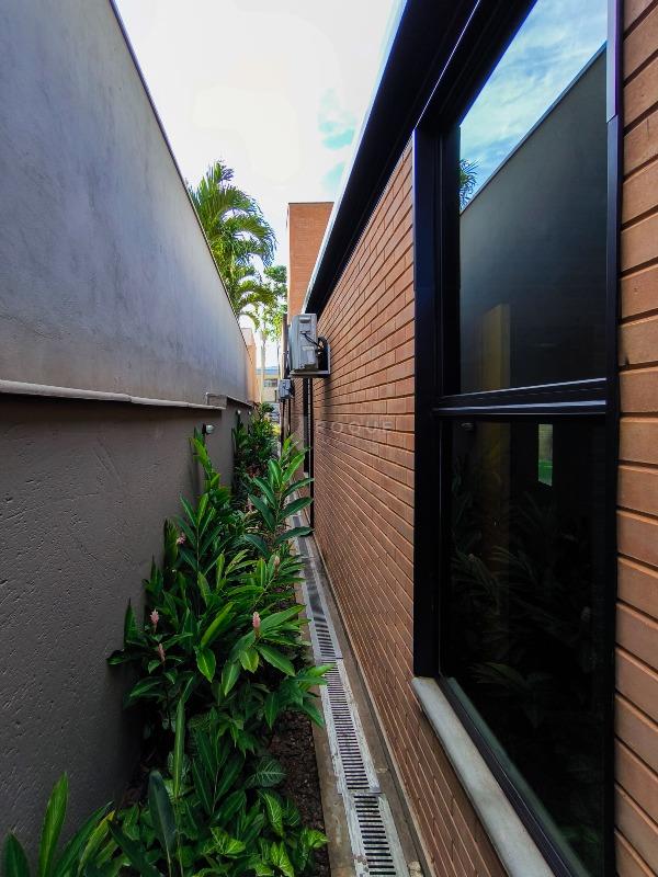 Casa em condomínio à venda no bairro Portal de São Clemente: LATERAL EXTERNA