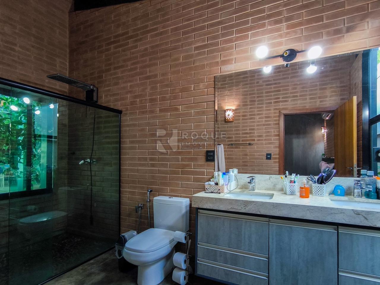 Casa em condomínio à venda no bairro Portal de São Clemente: WC SUÍTE MASTER