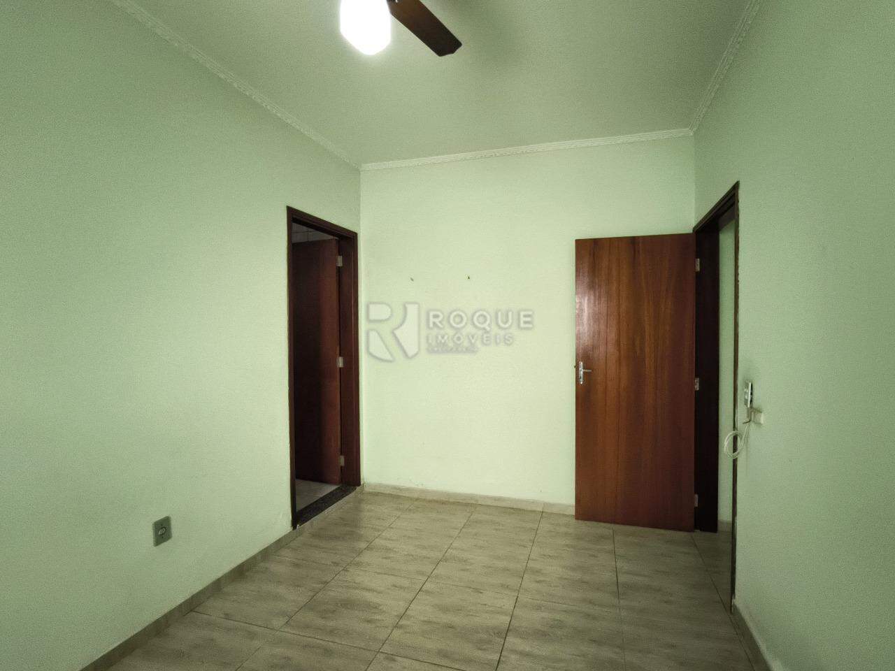 Casa Residencial à venda no bairro Jardim Adélia Cavicchia Grotta: SUÍTE