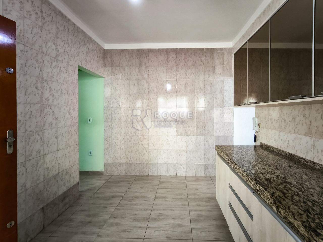 Casa Residencial à venda no bairro Jardim Adélia Cavicchia Grotta: COZINHA