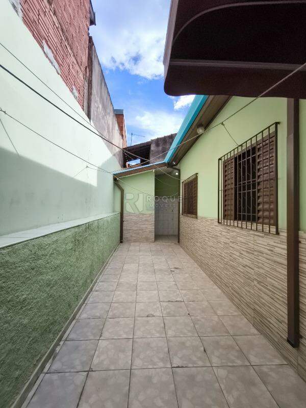 Casa Residencial à venda no bairro Jardim Adélia Cavicchia Grotta: ÁREA DE VARAL